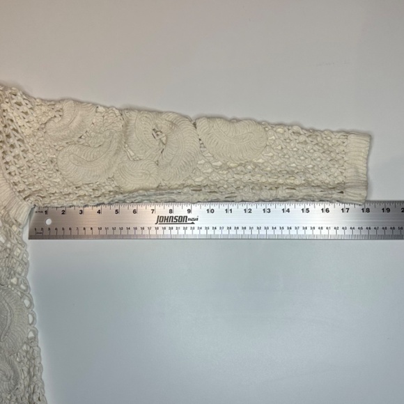 Per Se cream cotton scroll pattern knit cardigan. Size M. Excellent condition! - Picture 11 of 13